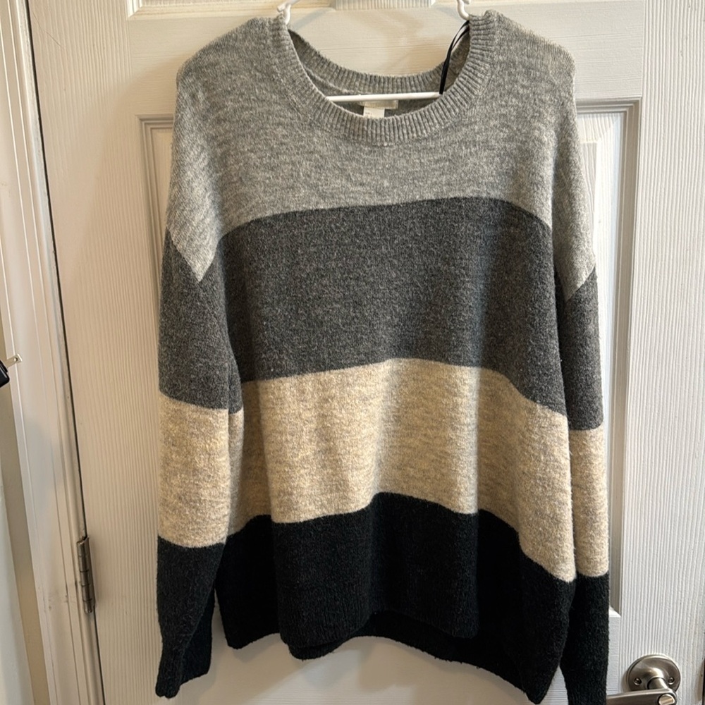 Women’s H&M sweater